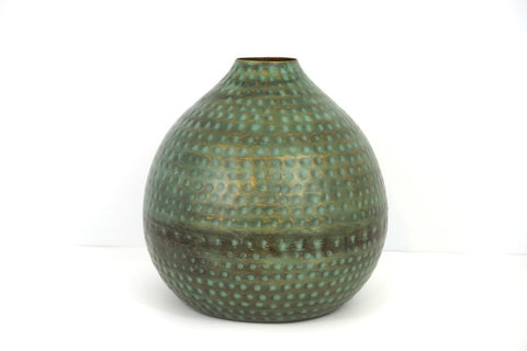Grønn rustikk vase i metall